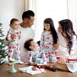 Burt's Bees Baby® Mugs of Happiness Christmas Family Pajama Collection