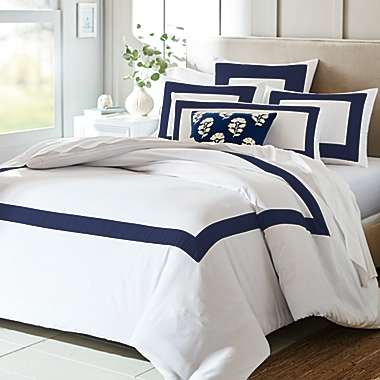 Everhome&trade; Emory Hotel Border 3-Piece Full/Queen Comforter Set in Navy. View a larger version of this product image.