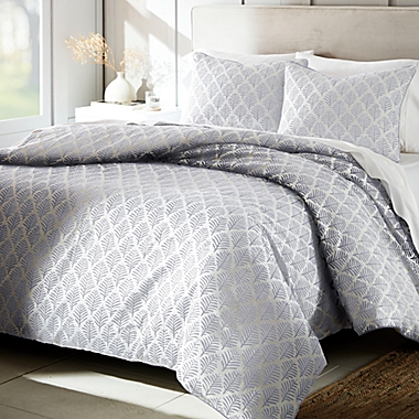 Everhome&trade; Henley Leaf 3-Piece Reversible King Comforter Set in Microchip. View a larger version of this product image.