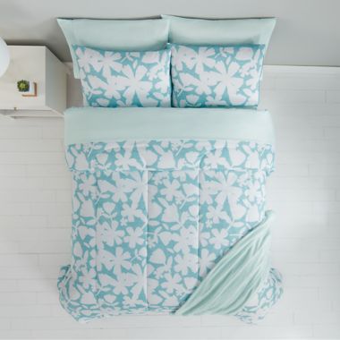 Simply Essential&trade; Zinna Floral 6-Piece Twin/Twin XL Comforter Set in Blue. View a larger version of this product image.