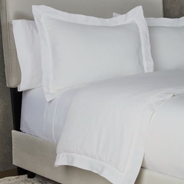 The Threadery&trade; 3-Piece King Linen Duvet Cover Set in Vanilla. View a larger version of this product image.