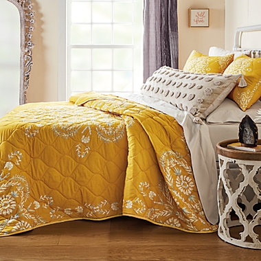 Wild Sage&trade; Lucia Medallion 2-Piece Twin/Twin XL Quilt Set in Gold. View a larger version of this product image.