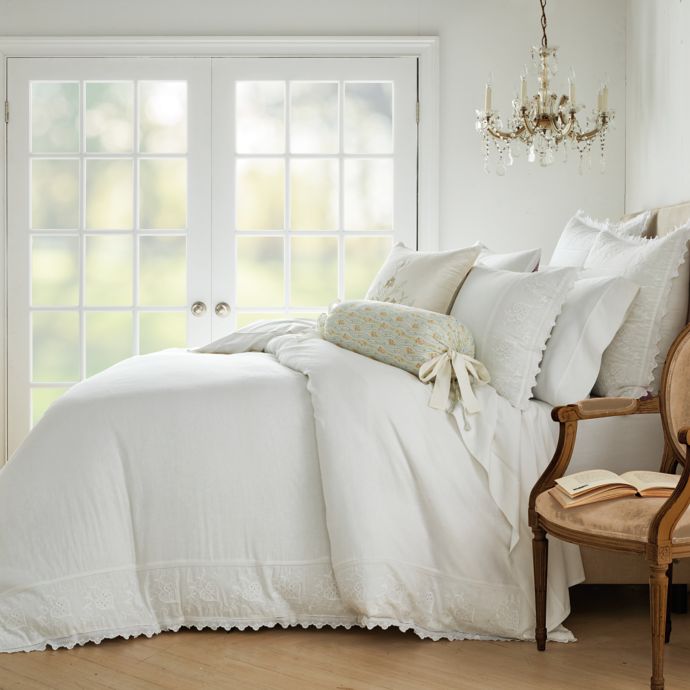 Wamsutta® Vintage Lantier 3Piece Comforter Set in Bright White Bed
