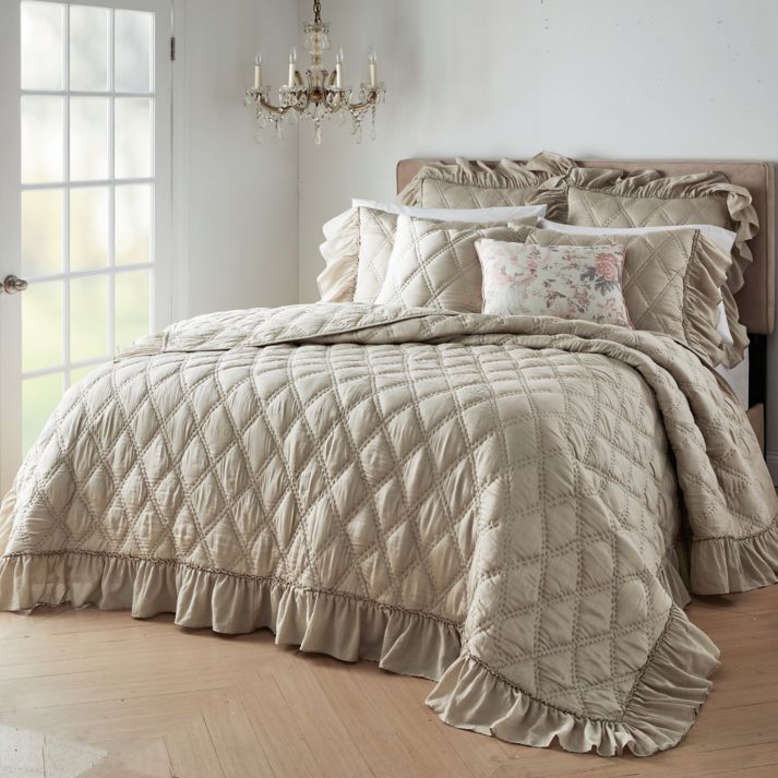 3-Pc Wamsutta Vintage Doubled Diamonds Ruffle Quilt Set