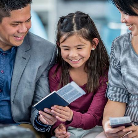 Expert Picks: How to Take a Holiday Trip with Kids