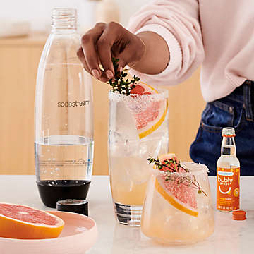 the perfect summer cocktail: grapefruit and thyme salty dog spritz