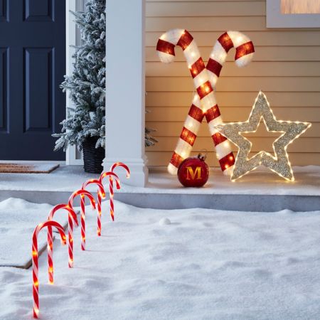 Yuletide, Outside: The Best Outdoor Holiday Decorations to Wow Your Neighbors