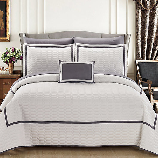 Alternate image 1 for Chic Home Neal Queen Quilt Set in White