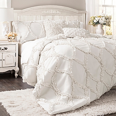 Lush Decor Avon 3-Piece King Comforter Set in White. View a larger version of this product image.
