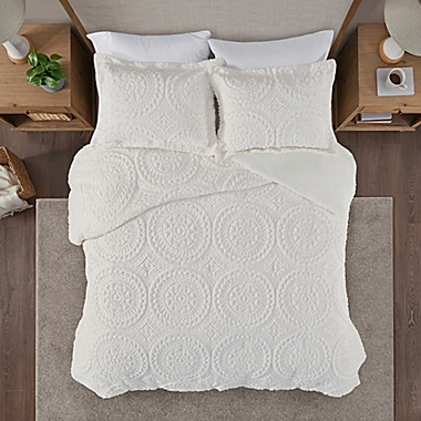 Madison Park Arya Medallion 3-Piece Full/Queen Ultra Plush Comforter Set in Ivory. View a larger version of this product image.