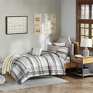 Intelligent Design Rudy Plaid 5-Piece Full/Queen Comforter Set in Black. View a larger version of this product image.