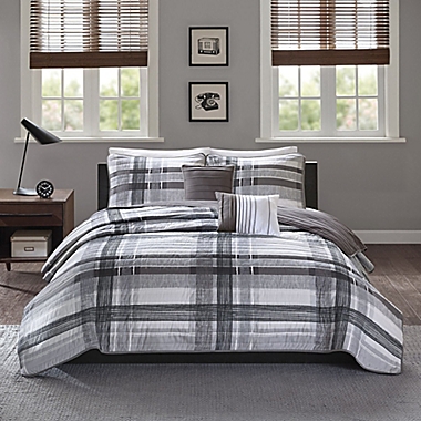 Intelligent Design Rudy Plaid Full/Queen Printed Coverlet Bedding Set in Black/Grey. View a larger version of this product image.