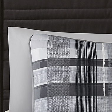 Intelligent Design Rudy Plaid Full/Queen Printed Coverlet Bedding Set in Black/Grey. View a larger version of this product image.