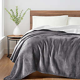 UGG® Avalon King Blanket in Charcoal