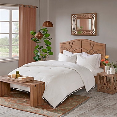 Madison Park Lillian 3-Piece Full/Queen Duvet Cover Set in White. View a larger version of this product image.