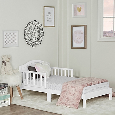 Dream On Me Sydney Toddler Bed in White. View a larger version of this product image.