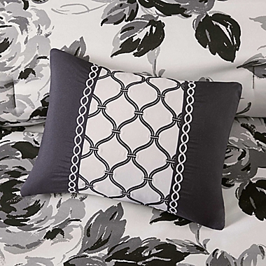 Intelligent Design Dorsey Reversible Full/Queen Comforter Set in Black/White. View a larger version of this product image.