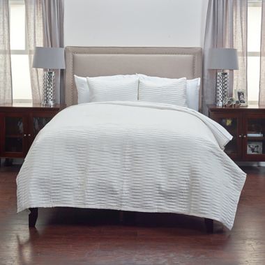 Rizzy Home Parker Queen Quilt Set in Ivory. View a larger version of this product image.