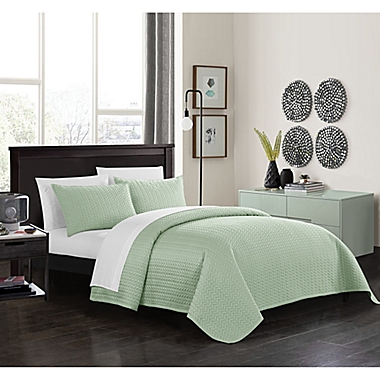 Chic Home Platt Queen Quilt Set in Green. View a larger version of this product image.