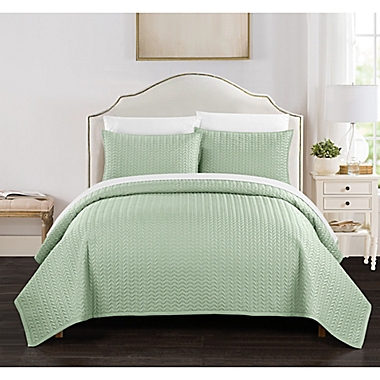 Chic Home Platt Queen Quilt Set in Green. View a larger version of this product image.