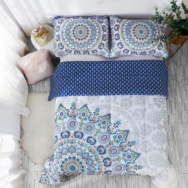 Heather Medallion Reversible Twin/Twin XL Duvet Cover Set in White. View a larger version of this product image.