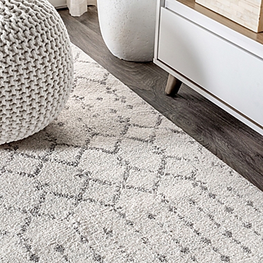 JONATHAN Y Moroccan Hype Boho Diamond 5&#39;3 x 7&#39;7 Area Rug in Cream/Grey. View a larger version of this product image.