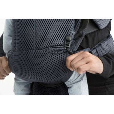 BABYBJ&Ouml;RN&reg; 3D Mesh Baby Carrier Free in Anthracite. View a larger version of this product image.