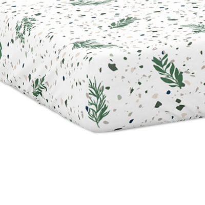 Goumi&reg; Organic Cotton Botanical Crib Sheet in Green/White