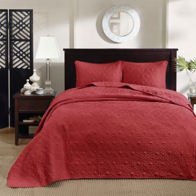 Madison Park Quebec 3-Piece Reversible Queen Bedspread Set in Red