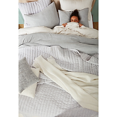 Nestwell&trade; Solid Sateen 3-Piece King Comforter Set in Bright White. View a larger version of this product image.