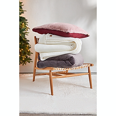 UGG&reg; Avalon Sherpa Twin Throw Blanket in Snow. View a larger version of this product image.