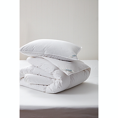 Nestwell&trade; Medium Warmth Down Alternative King Comforter. View a larger version of this product image.