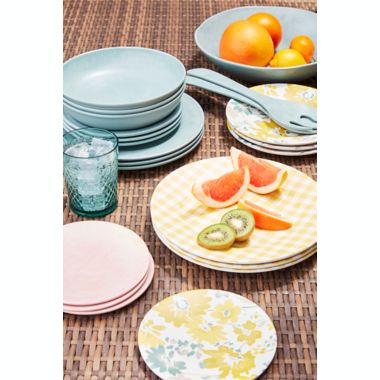 Bee &amp; Willow&trade; Gingham Melamine and Bamboo Dinner Plate in Yellow. View a larger version of this product image.