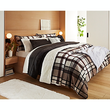 UGG&reg; Damien 3-Piece Reversible King Comforter Set in Lodge. View a larger version of this product image.