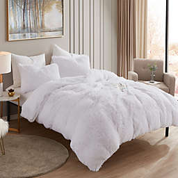 Sweet Home Collection Plush Shaggy Comforter Set Ultra Soft Luxurious Faux Fur Decorative Fluffy Crystal Velvet Bedding with 2 Shams, Queen, White