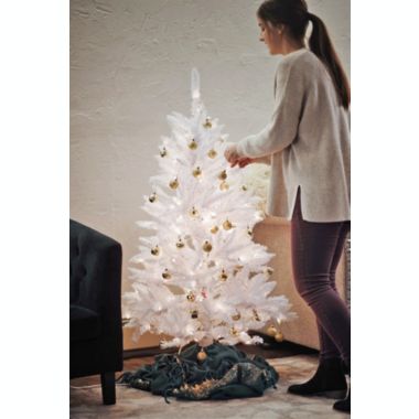 Garden Elements White Spruce Christmas Tree, 4.5' 150 CL. View a larger version of this product image.