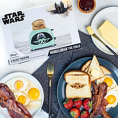Uncanny Brands Star Wars The Mandalorian Grogu 2-Slice Toaster- Toasts Baby  Yoda onto Your Toast