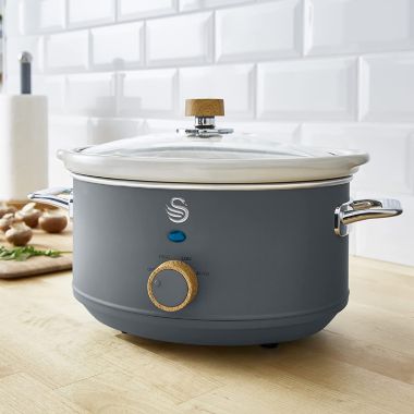 Swan Nordic - SF17021GRYN - 3.5L Slow Cooker, Grey. View a larger version of this product image.