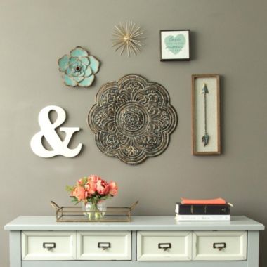 HomeRoots Home Decor Elegant Bronze Medallion Metal Wall Decor - 321245. View a larger version of this product image.