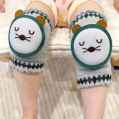 Wrapables Protective Baby Knee Pads for Crawling / Mouse. View a larger version of this product image.