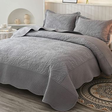 MarCielo 3-Piece Cotton Oversized Bedspread Set Coverlet Set. View a larger version of this product image.