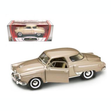 Carfaxo 1950 Studebaker Champion Golden Tan 1/18 Diecast Model Car by Road Signature. View a larger version of this product image.
