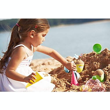 Spielstabil Ice Cream Duo in net Sand Toy Set - 4 Plastic Cones & Scooper. View a larger version of this product image.