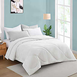 Unikome Quilted  Extra Soft Fabric All Season Silky Down Alternative Comforter, King
