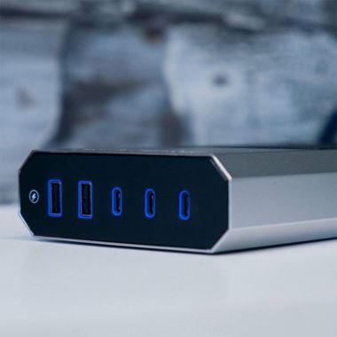 Austere V Series Power 8-Outlet w/ Omniport USB. View a larger version of this product image.