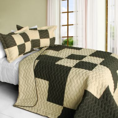 Blancho Bedding Oh My Love 3PC Vermicelli-Quilted Patchwork Quilt Set (Full/Queen Size). View a larger version of this product image.