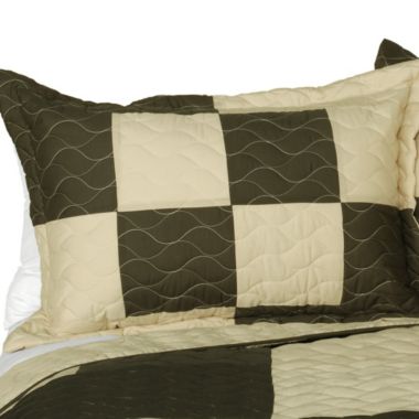 Blancho Bedding Oh My Love 3PC Vermicelli-Quilted Patchwork Quilt Set (Full/Queen Size). View a larger version of this product image.