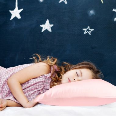 PiccoCasa 600 Thread Count Mulberry Silk Pillow Covers for Hair and Skin, 22 Momme Silk Smoothness with Envelope Closure Pillowcase, Travel(20"X14") Peach 1 Piece. View a larger version of this product image.