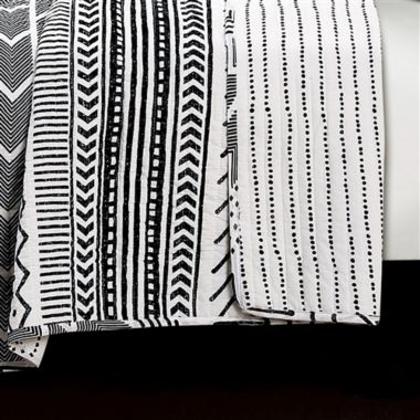 Slickblue 3 Piece Scandinavian Black White Reversible Cotton Set in King. View a larger version of this product image.