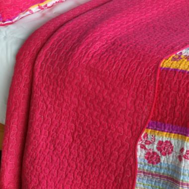 Blancho Bedding Blooming Garden Cotton 3PC Vermicelli-Quilted Patchwork Quilt Set (Full/Queen Size). View a larger version of this product image.